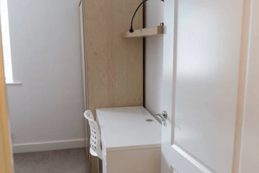 2 bed flat, Ridgway Road, Hanley, Stoke, ST13DT - Image 3